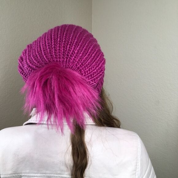 New Treasure & Bond Magenta Knit Pom Beanie (F3) - Picture 3 of 7